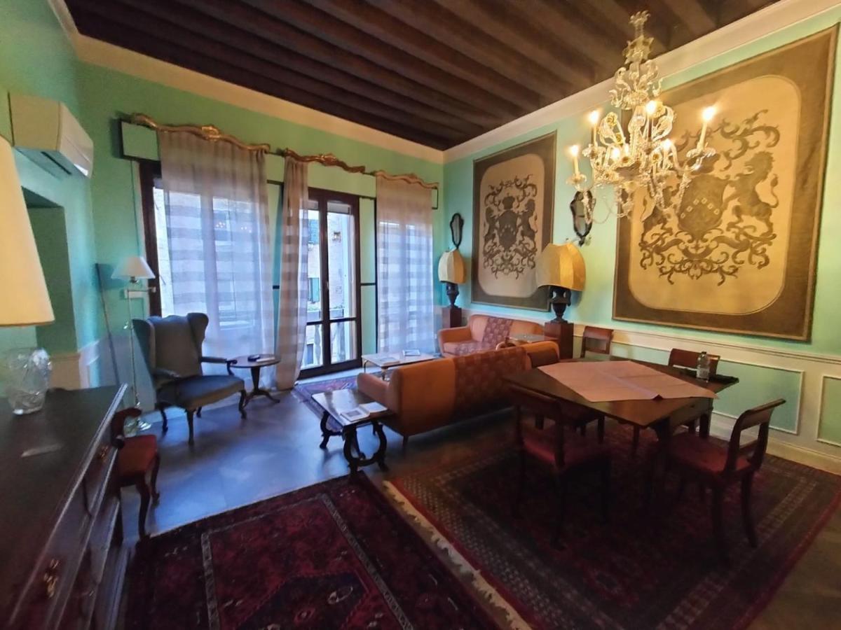 Luxury Apartment Near Rialto Bridge Venesia Bagian luar foto
